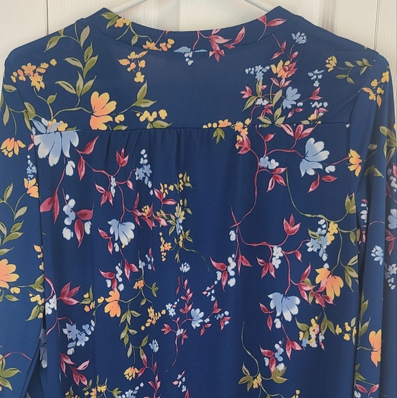 2/$30 ☆ NWT ☆ Two by Vince Camuto Medium 3/4 Sleeve V-Neck Top - Picture 7 of 10